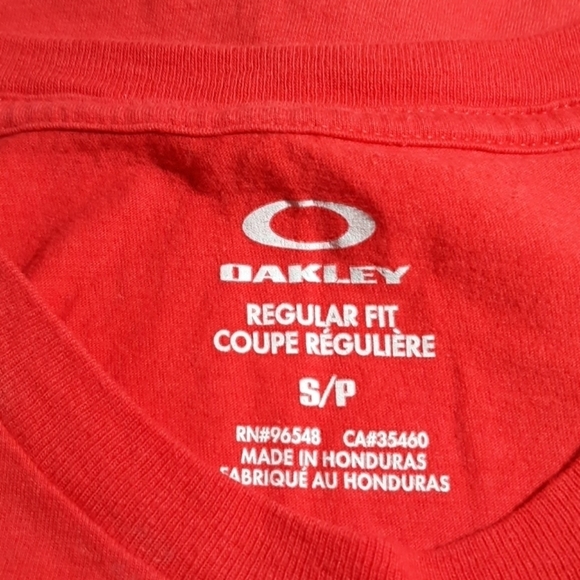 Oakley small red short sleeve - Picture 2 of 2